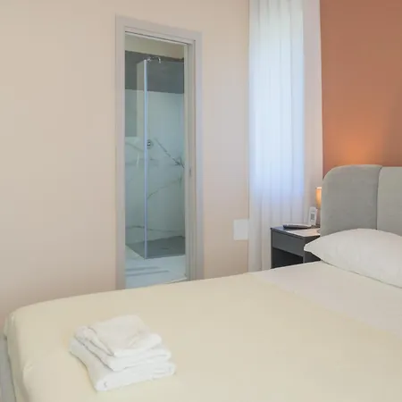 Bed & Breakfast Aphrodite House *