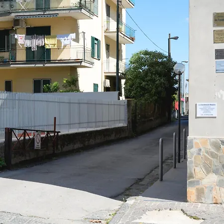 Aphrodite House Bed & Breakfast 4*