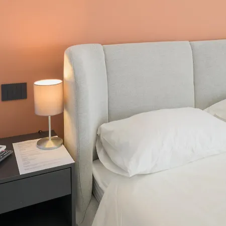 Alojamento de Acomodação e Pequeno-almoço Aphrodite House 3*