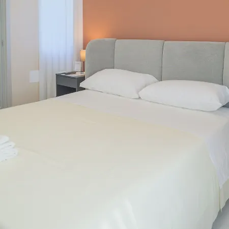 Oda ve Kahvaltı Aphrodite House 3*
